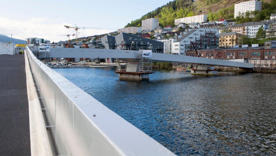 Broen "Småpudden" over Damsgårdssundet